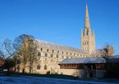 Anglia: Anglikanie likwidują kościoły. Co z katolikami?