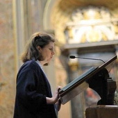 Papież dopuszcza kobiety do posługi lektoratu i akolitatu