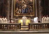 Msze przy grobie św. Jana Pawła II są niezwykłym świadectwem także dla Włochów