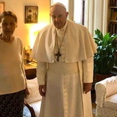 Franciszek odwiedził w domu pisarkę ocalałą z Holokaustu