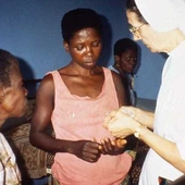 Misjonarki, które zmarły służąc ofiarom Eboli, w drodze na ołtarze