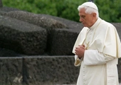Benedykt XVI był zawsze kimś, kto starał się strzec ognia wiary, a nie popiołów