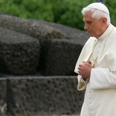 Benedykt XVI był zawsze kimś, kto starał się strzec ognia wiary, a nie popiołów