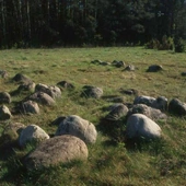 Naukowcy próbują rozwikłać zagadkę średniowiecznych mazowieckich cmentarzysk
