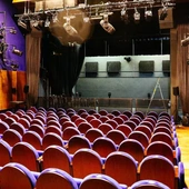 Morawiecki: przyspieszamy otwarcie kin, filharmonii i teatrów o 8 dni
