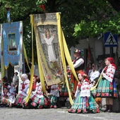 Dziedzictwo wiary to także dziedzictwo kultury. Barwna procesja wróciła na ulice Łowicza