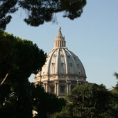 Sprzeciw Watykanu wobec prawa o homotransfobii. Dlaczego media milczą?