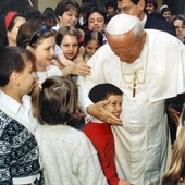„Zakremówkowany” i zdradzony. Jak traktujemy dziedzictwo Jana Pawła II?
