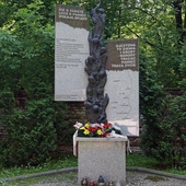 Pomnik ofiar ukraińskiego ludobójstwa na Wołyniu, znajdujący się w Krakowie