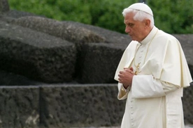 Brak dowodów lub przedawnienie sprawy. W Niemczech umorzono postępowanie przeciwko Benedyktowi XVI i dwóm innym hierarchom