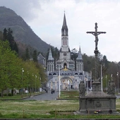 Trwa Narodowa Pielgrzymka Francuzów do Lourdes