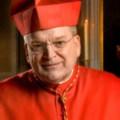 Kardynał Raymond Leo Burke odłączony od respiratora
