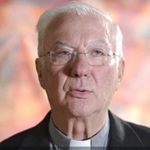 Abp Marini: kongresy eucharystyczne „zmuszają” Kościół do szukania nowych dróg