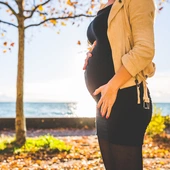 Kobiety w ciąży prawie dwa razy częściej chorują na COVID-19