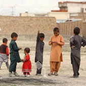 Chrześcijańska organizacja „World Vision” będzie nadal pomagać dzieciom w Afganistanie
