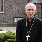 Bp Piotr Libera: Synod zainicjowany przez Franciszka pozwoli kreować nowy model Kościoła