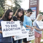 USA: modlitwa i procesja z Najświętszym Sakramentem przed kliniką aborcyjną
