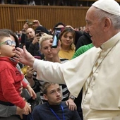 Papież zachęca Polaków do modlitwy za każde poczęte dziecko