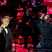 Andrea Bocelli w hołdzie ofiarom i represjonowanym w stanie wojennym