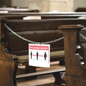 Nowe obostrzenia – w kościołach 50 proc. osób, limity nie dotyczą zaszczepionych