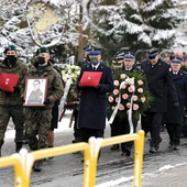 Kujawsko-pomorskie: kilkaset osób pożegnało druhnę OSP, która zginęła w wypadku