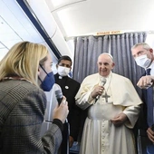Papież Franciszek na pokładzie samolotu - konferencja prasowa