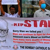 Hinduscy jezuici walczą o dobre imię ojca Stana Swamy’ego