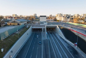 Nieodpowiedzialni kierowcy urządzają sesje zdjęciowe w tunelu Południowej Obwodnicy Warszawy