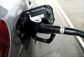 Müller: od 1 lutego możliwa obniżka cen benzyny o 70 gr na litrze, a autogazu o 40 gr