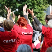 Pomoc dzieciom, seniorom, migrantom – Caritas Polska podsumowuje rok i planuje działania