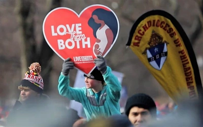 „Pro-life to nie tylko sprawa aborcji”. Tysiące młodych ludzi za życiem