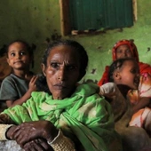 Katastrofalny głód w Etiopii, ludzie modlą się o deszcz