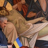 Wojna na Ukrainie: cały świat sięga po oręż postu i modlitwy