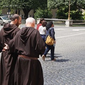 „Z kapłanami w klasztorach zawsze problem!”