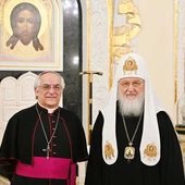 Patriarcha Cyryl i nuncjusz apostolski abp Giovanni D'Angelo
