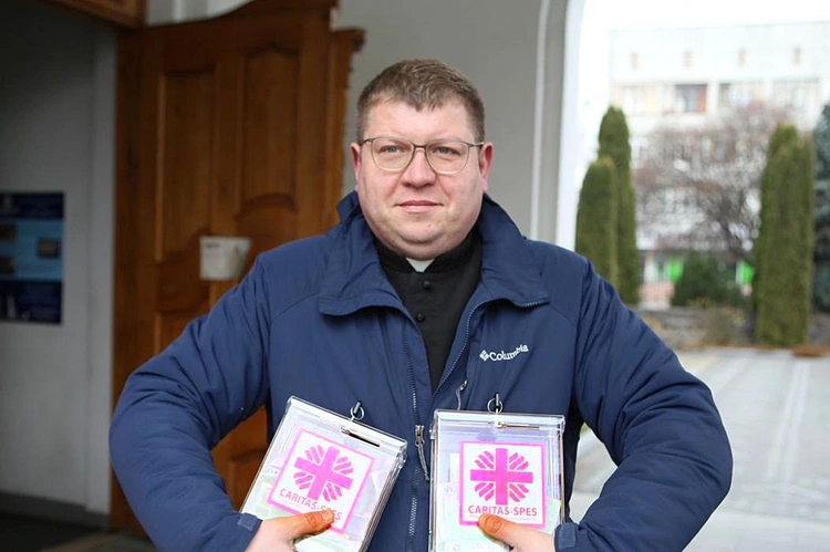 Ks. Witalij Umiński z Caritas diecezji kijowsko-żytomierskiej: Ludzie boją się kolejnych ataków i głodu