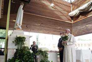 Papież zawierza Rosję i Ukrainę Niepokalanemu Sercu Maryi
