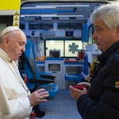 Papież przekazał ambulans dla mieszkańców Lwowa