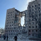 Mikołajow - zbombardowany budynek administracji państwowej