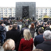Przedstawiciele KPRP, MKiDN i UdSKiOR uczcili 79. rocznicę wybuchu powstania w getcie warszawskim