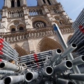 Odbudowa Notre Dame wchodzi w najbardziej delikatną fazę