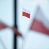 Szef MON w Dniu Flagi: wywieśmy polską flagę, wspólnie wyraźmy nasz patriotyzm