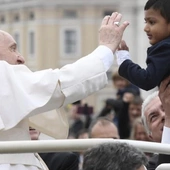 Papież: ludzie starsi powinni przywracać wierze należny szacunek