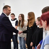 Do polskich szkół przybyło dzieci z Ukrainy. Czarnek podał szczegóły 