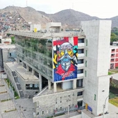 Mural z wizerunkiem polskiego naukowca powstał na budynku uniwersytetu w Limie