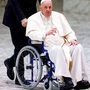 Kard. Farrell: Papież na wózku jest wzorem dla osób starszych