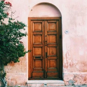 Wąskie drzwi
