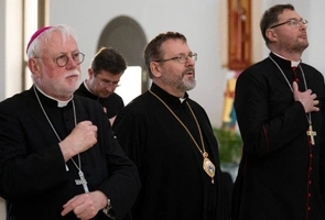 Abp Gallagher: Papież nadal może odegrać ważną rolę w konflikcie