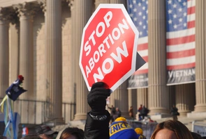 Aktywiści aborcyjni atakują miejsca pro-life. Zapowiadają kolejne ataki 
