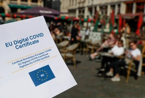 Na wakacje bez testu do większości krajów UE, certyfikat Covid wymagany wciąż we Francji, Hiszpanii i we Włoszech